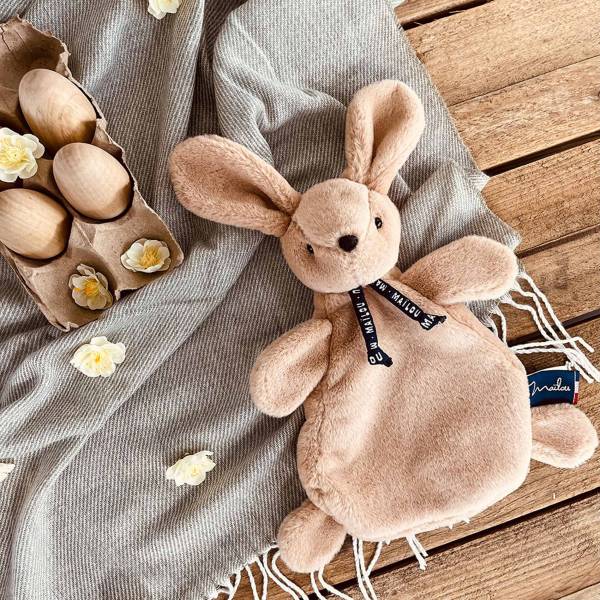 Doudou lapin Mailou fabriqué en France chez Cathy et Bruno