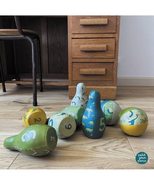 Jeu de quilles Petit Jour dinosaures chez Cathy et Bruno à Mornant